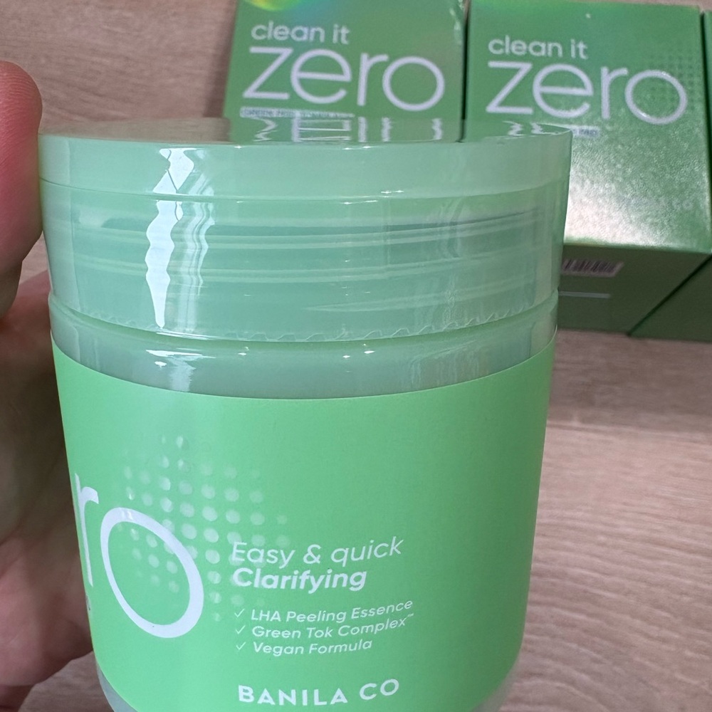 SKINCARE 💚 - Picture 3 of 4